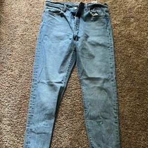 LEVI’S WEDGIE JEANS